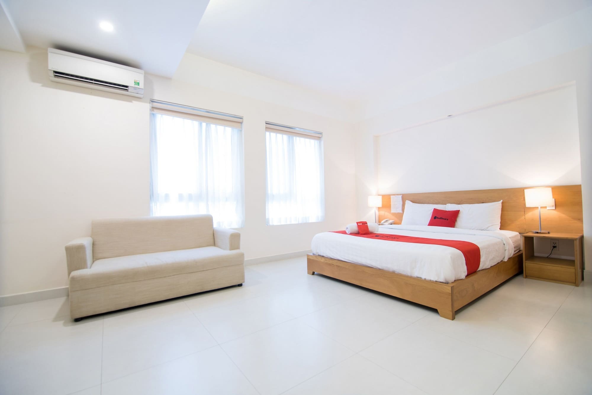 Reddoorz Plus Near Secc D7 Cidade de Ho Chi Minh Exterior foto