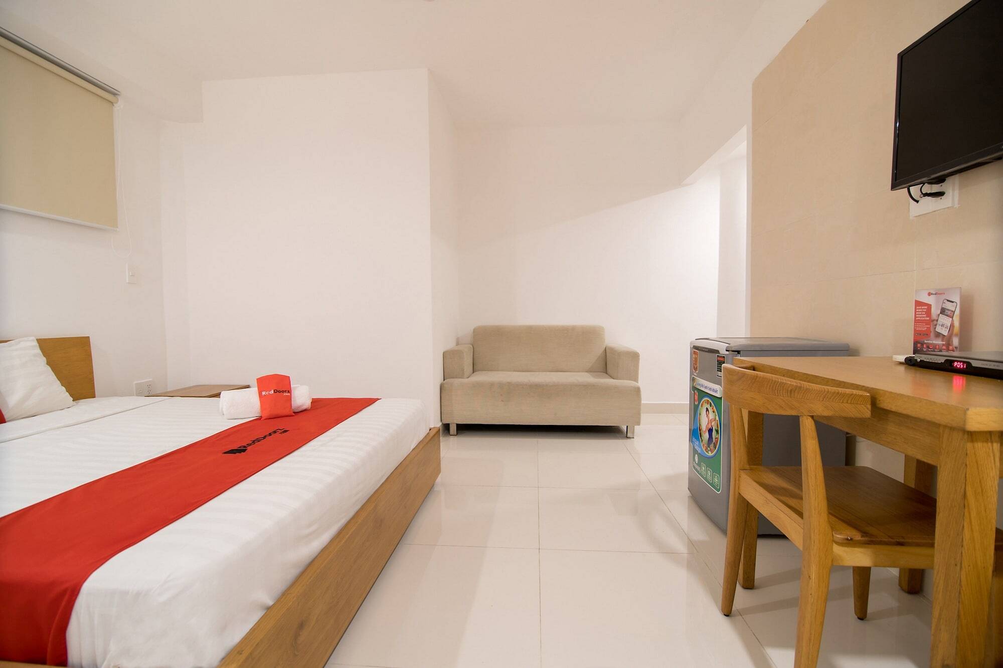 Reddoorz Plus Near Secc D7 Cidade de Ho Chi Minh Exterior foto
